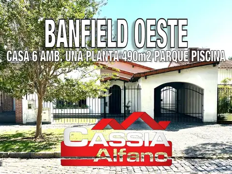 IMPORTANTE CHALET UNA PLANTA, LOTE 474m2 RESIDENCIAL, 3 DORMIT., FONDO, PISCINA, 4 BAÑOS, ESCRITORIO