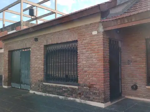 DAMICO  ESQ CARLOS GARDEL