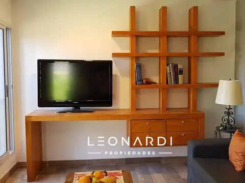 Casa en Alquiler con 2 cocheras