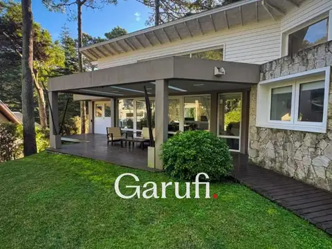 Casa en Venta en Cariló con pileta
