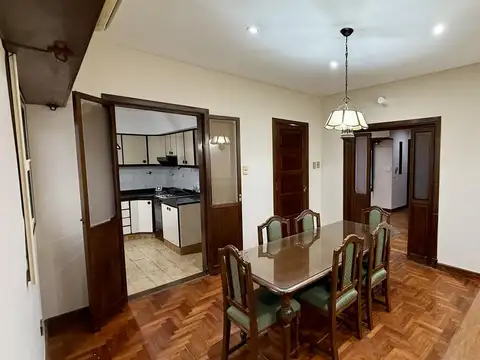 Casa 5 ambientes con 2 baños