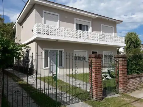 Departamentos en venta - 7 dormitorios  4 baños - 405mts2 - Villa Gesell