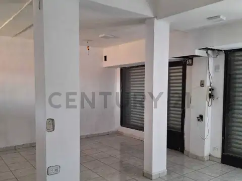 LOCAL COMERCIAL A LA VENTA, IDEAL PARA TODO TIPO DE EMPRENDIMIENTO SOBRE AV. 520