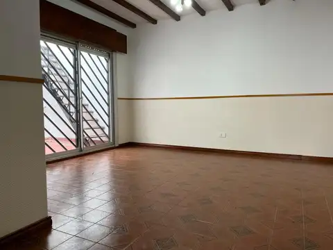 Ph de 2 amb en PB al fondo con patio