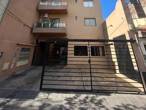 Departamento 2 ambientes con balcon al contrafrente