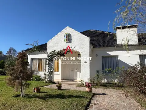 Casa 4 ambientes con 3 baños