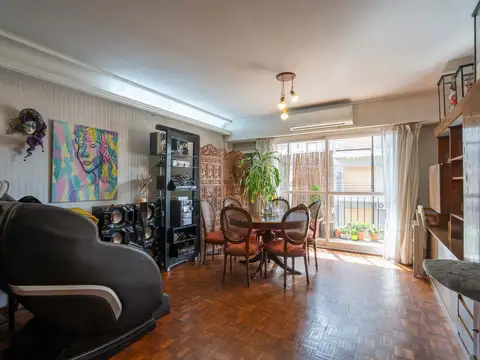 VENTA DEPARTAMENTO 4 AMBIENTES MAS DEPENDENCIA CON BALCÓN, BAULERA Y COCHERA EN BELGRANO!