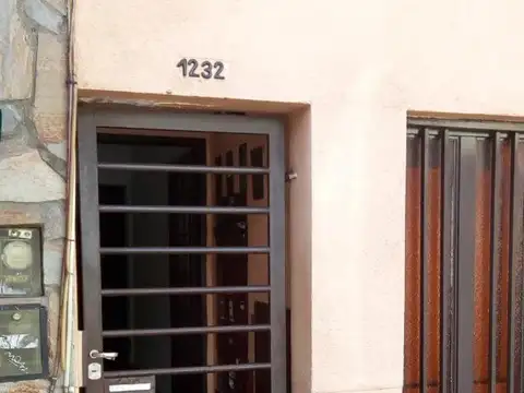 MONOAMBIENTE a 2 cuadras de av 60