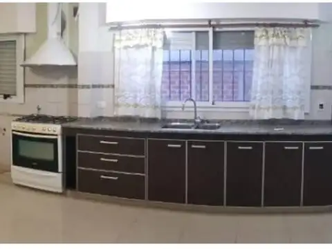 Casa en Alquiler de 3 dormitorios