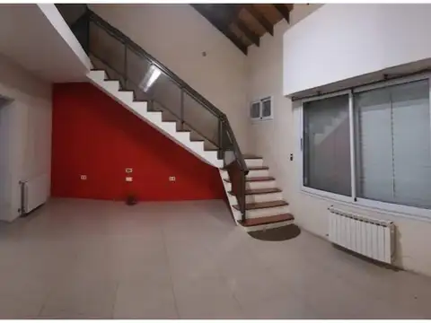 Casa en Alquiler con 1 cochera