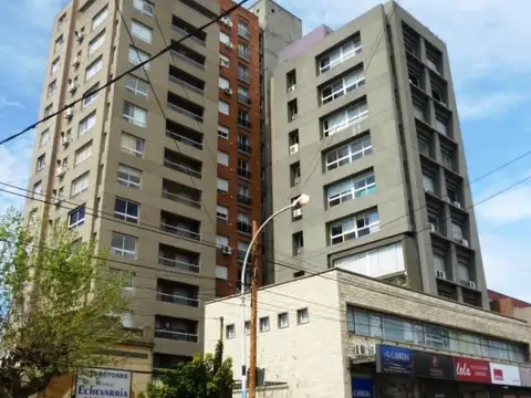 Av. Balbin 900, Piso 6