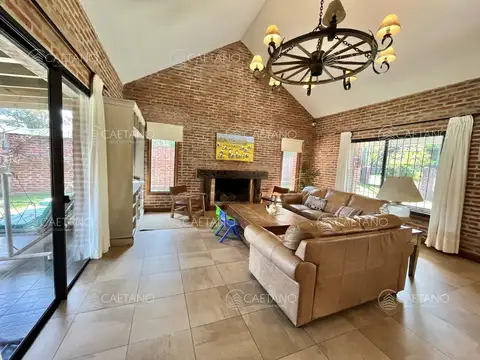 Casa en Alquiler Temporal en Pinares, USD 12.000