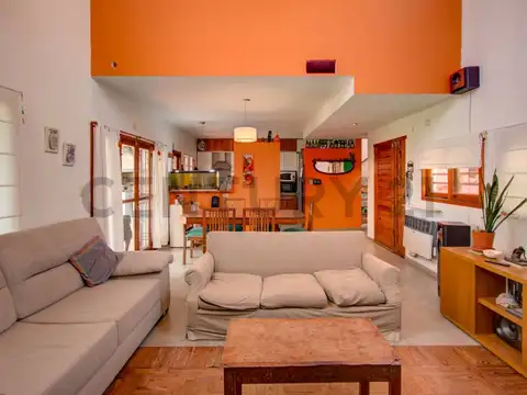 Casa en Venta en Manuel B Gonnet, USD 152.000