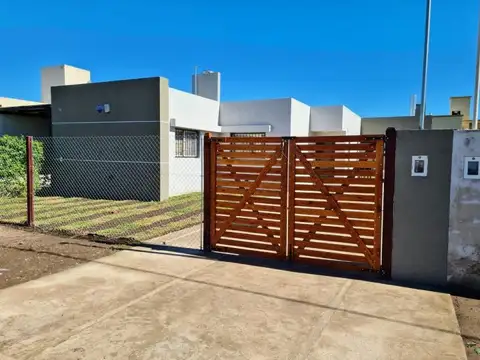 Casa en venta 2 dormitorios y pileta  Tierra de sueños 3 Roldan