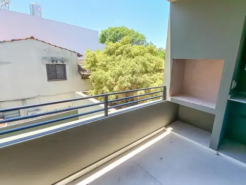 Venta departamento 3 amb con balcon y cochera doble en Acassuso