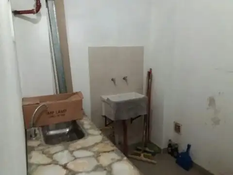 Venta Local En La Lucila Mendoza Al 4600