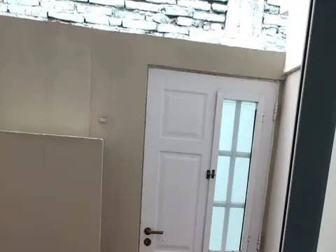 Avenida Hipólito Yrigoyen 6700