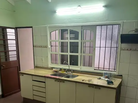 Depto Tipo Casa en Alquiler en Jose Leon Suarez, $ 900.000