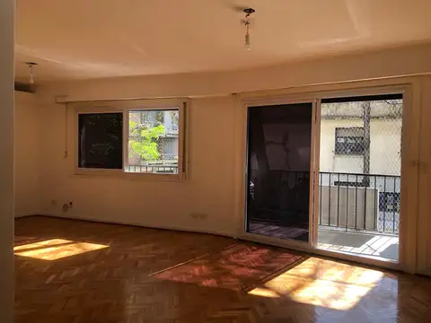 Venta 4 Ambientes en Palermo. con Balcón y Dependencia.