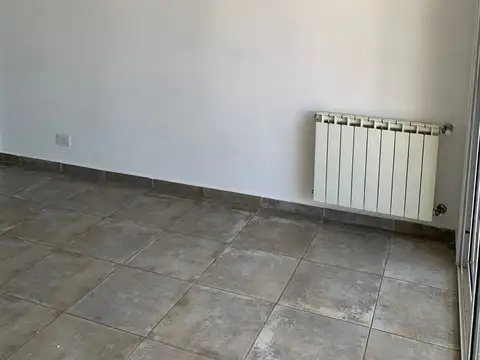 Impecable Semipiso de 2 Ambientes al Frente con Balcón Terraza – Piso 12 Oriente Norte