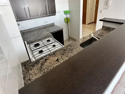 ALQUILER DE DEPARTAMENTO DE 2 AMBIENTES EN SAN CRISTOBAL .SUPER LUMINOSO 