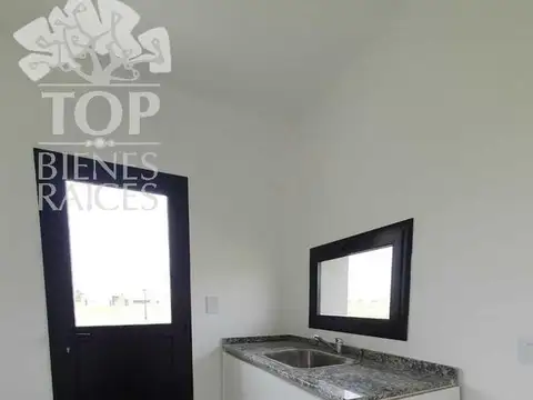 Casa 3 ambientes con 2 baños