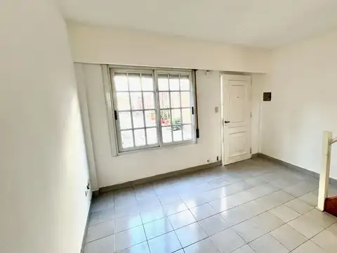 Depto Tipo Casa en Venta en Ramos Mejia, USD 65.000