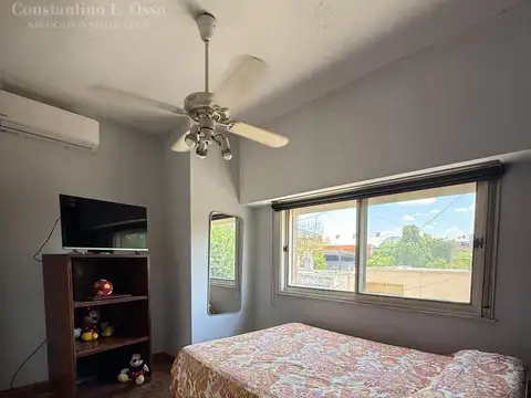 Casa 6 ambientes con 2 baños