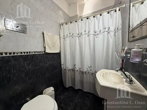 Casa - Lote propio - Para 2 familias - Jardin - Pileta - Garage