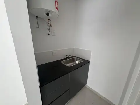 Local en Alquiler en Nuestra Señora De Lourdes, $ 1.100.000