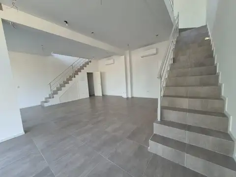 Local en Alquiler en Funes, $ 2.200.000
