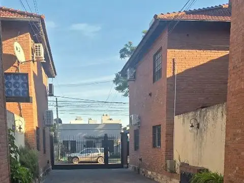 Depto Tipo Casa en Alquiler en Moreno, $ 900.000