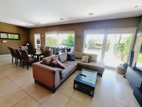 Casa 3 ambientes con 3 baños