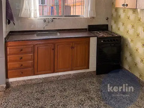 Casa 6 ambientes con 2 baños