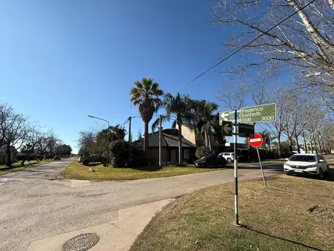 Las Araucarias esq. Luchetti