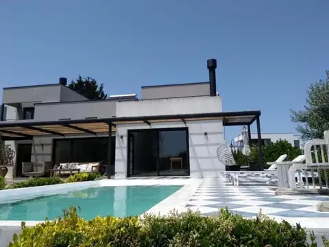 Jorge Newbery 4550, Mar Del Plata, Buenos Aires, Argentina.