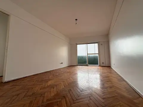 Venta 3 ambientes, piso alto ,Caballito !!!