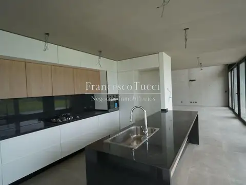 Casa en Venta al Oeste