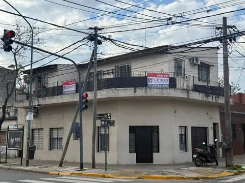 Lote con local + 2 deptos – Gran esquina en Villa Adelina