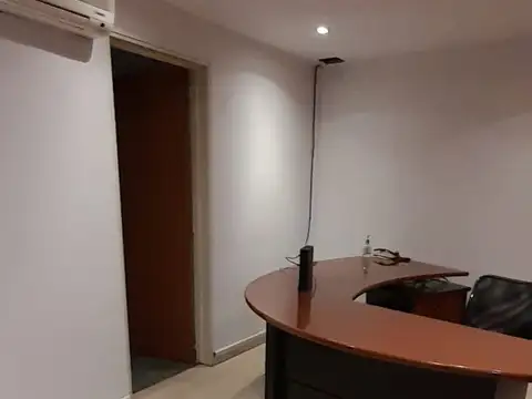 Oficina 3 ambientes con 1 baño