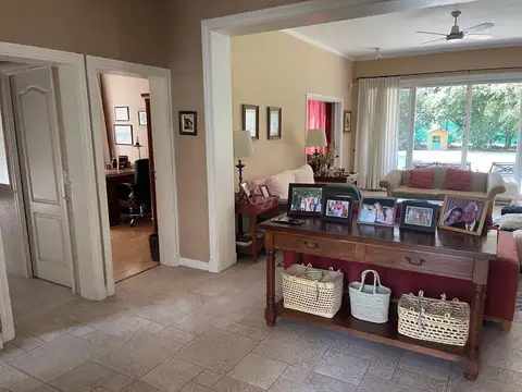 Casa 7 ambientes con 4 baños