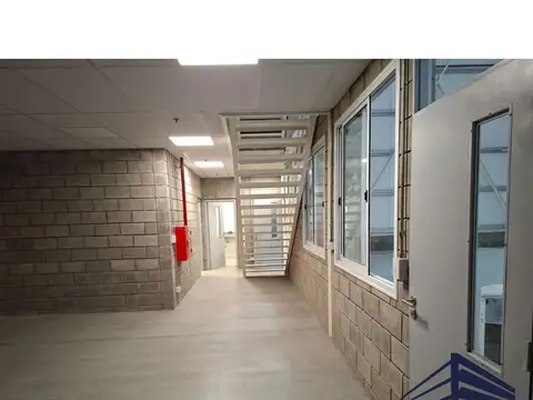 ALQUILER DE NAVE INDUSTRIAL CON OFICINAS - ÁREA DE PROMOCIÓN EL TRIÁNGULO
