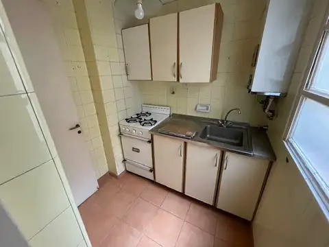 Hipólito irigoyen 2500, Piso 1