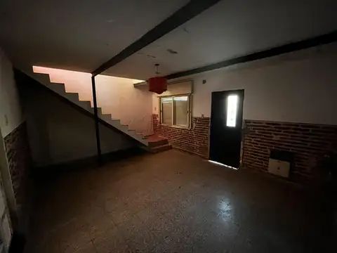 Casa 5 ambientes con 1 baño