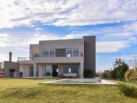 Casa en Alquiler en El Cantón - Barrio Islas, USD 2.200