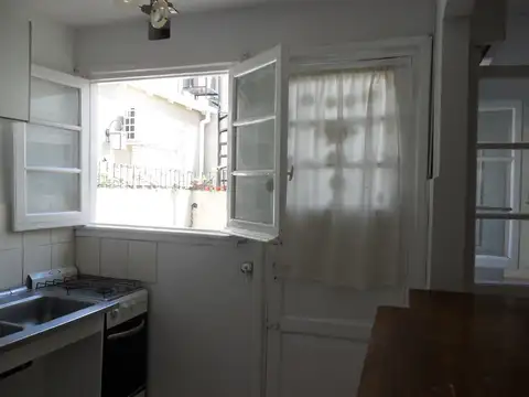 Av Santa Fe 1300, Piso 1*