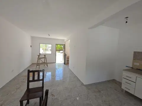 Casa 3 ambientes con 1 baño