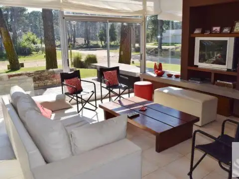 Casa en venta - 4 Dormitorios 3 Baños - 904Mts2 - Pinamar Norte