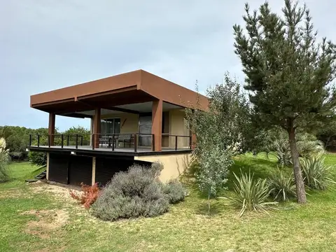 Casa en venta - 4 Dormitorios 3 Baños - Pinamar