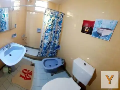 Casa en venta - 4 Dormitorios 2 Baños - 353Mts2 - Mar del Tuyú